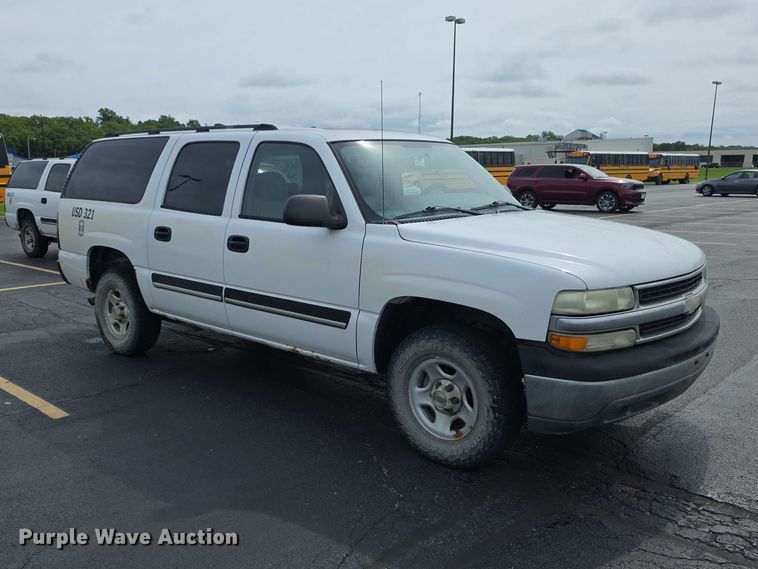image for item FH6203 2004 Chevrolet Suburban 1500 SUV