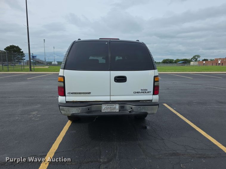 image for item FH6203 2004 Chevrolet Suburban 1500 SUV