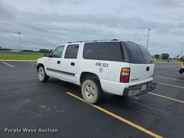 image for item FH6203 2004 Chevrolet Suburban 1500 SUV