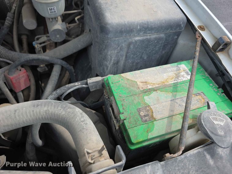 image for item FH6203 2004 Chevrolet Suburban 1500 SUV