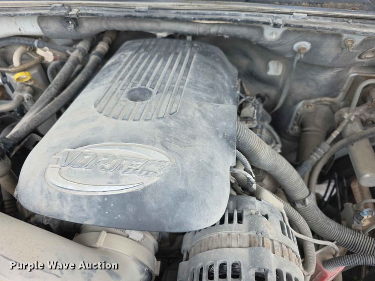 image for item FH6203 2004 Chevrolet Suburban 1500 SUV