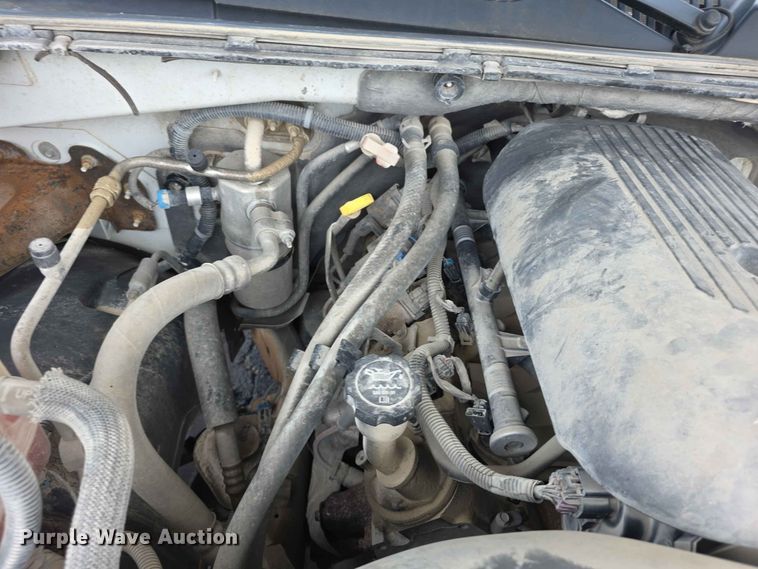 image for item FH6203 2004 Chevrolet Suburban 1500 SUV