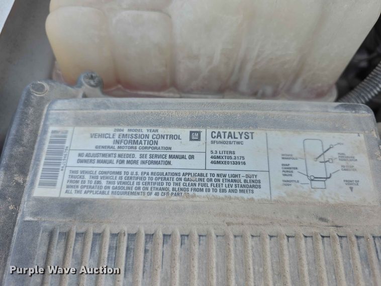 image for item FH6203 2004 Chevrolet Suburban 1500 SUV