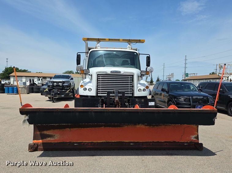 image for item FH6204 2011 Freightliner  M2 Business Class dump truck