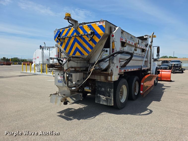image for item FH6204 2011 Freightliner  M2 Business Class dump truck