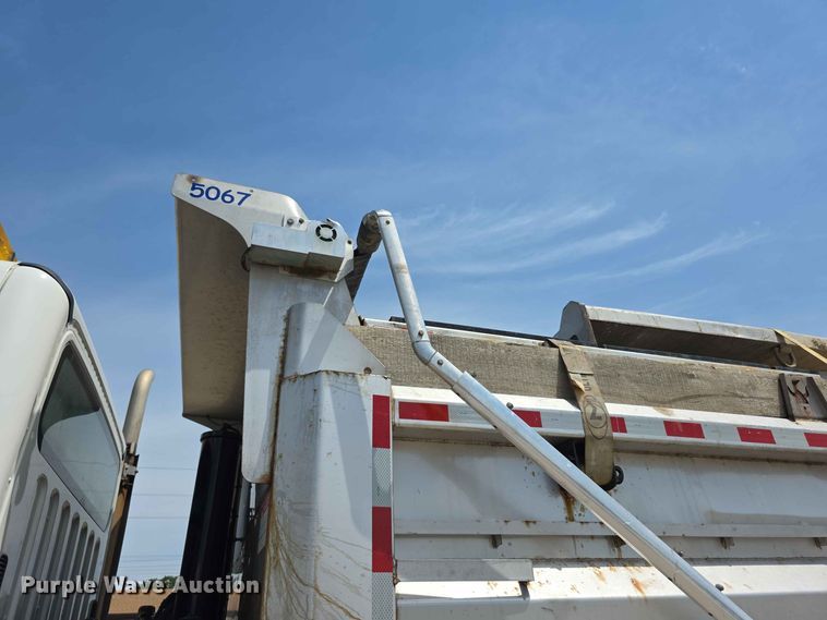 image for item FH6204 2011 Freightliner  M2 Business Class dump truck