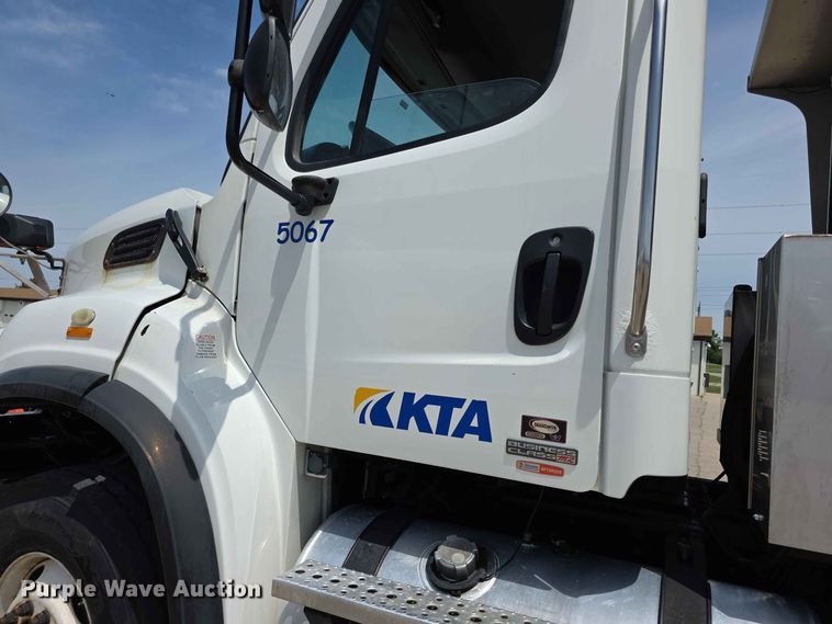 image for item FH6204 2011 Freightliner  M2 Business Class dump truck