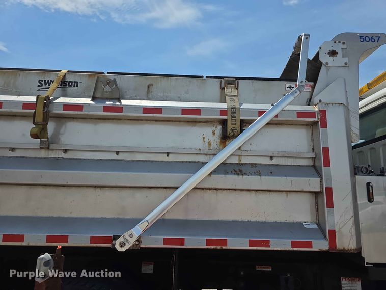 image for item FH6204 2011 Freightliner  M2 Business Class dump truck