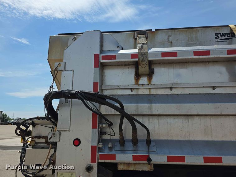 image for item FH6204 2011 Freightliner  M2 Business Class dump truck