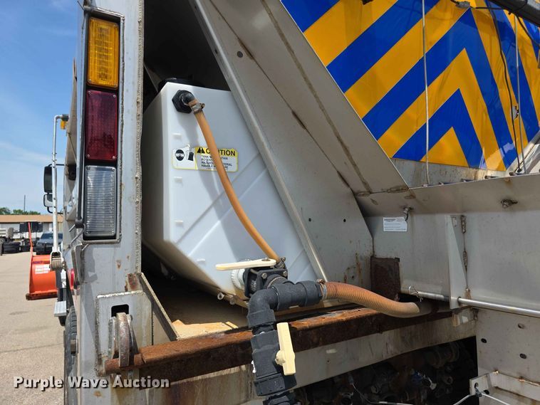 image for item FH6204 2011 Freightliner  M2 Business Class dump truck