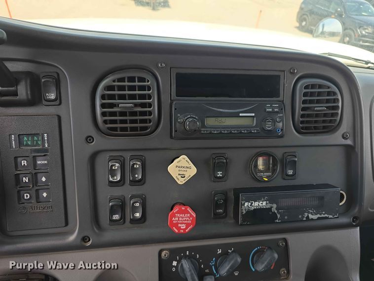image for item FH6204 2011 Freightliner  M2 Business Class dump truck