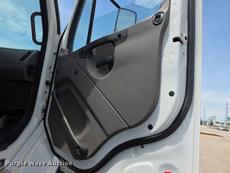 image for item FH6204 2011 Freightliner  M2 Business Class dump truck