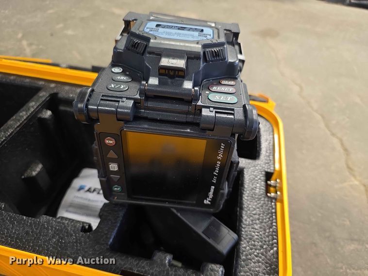 image for item FH6205 Fujikura  FSM-60S optical fiber fusion splicer