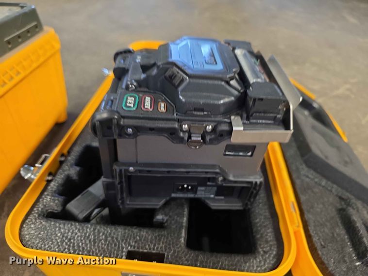 image for item FH6205 Fujikura  FSM-60S optical fiber fusion splicer