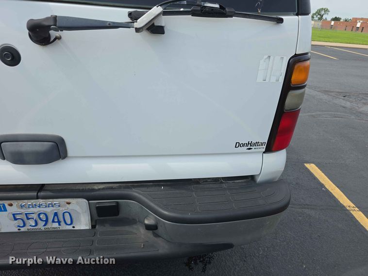 image for item FH6206 2006 Chevrolet Suburban 1500 SUV