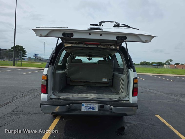 image for item FH6206 2006 Chevrolet Suburban 1500 SUV