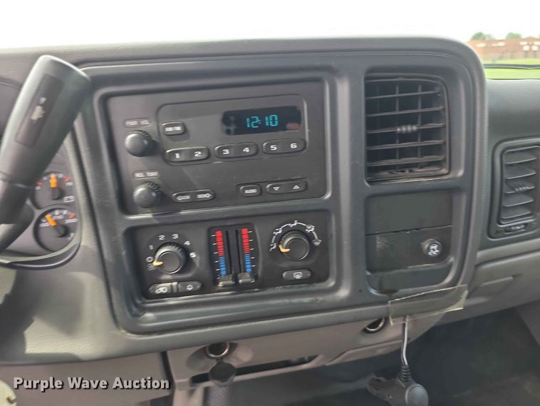 image for item FH6206 2006 Chevrolet Suburban 1500 SUV