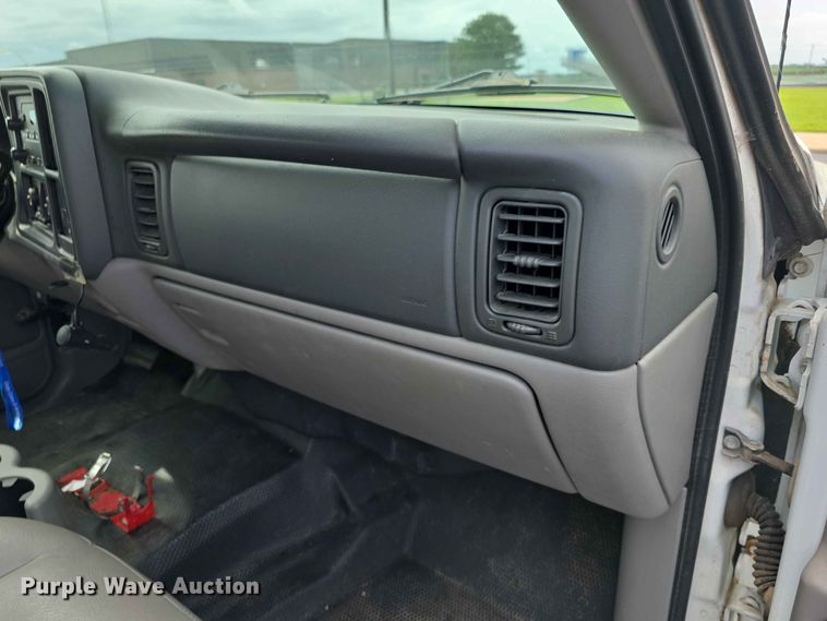 image for item FH6206 2006 Chevrolet Suburban 1500 SUV