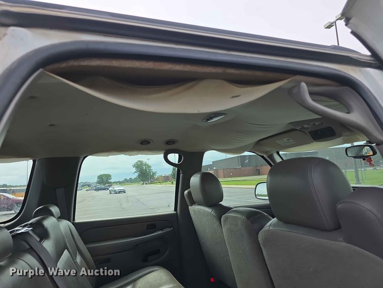 image for item FH6206 2006 Chevrolet Suburban 1500 SUV