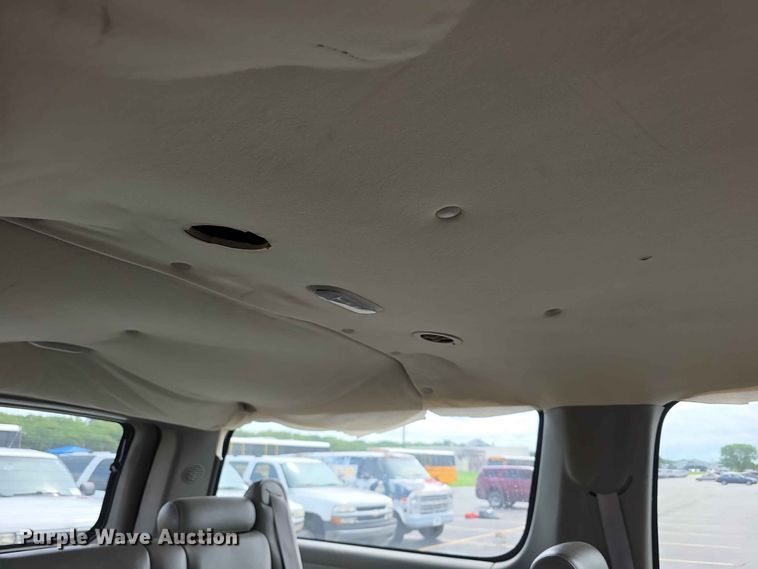 image for item FH6206 2006 Chevrolet Suburban 1500 SUV