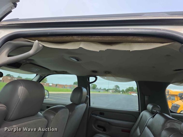 image for item FH6206 2006 Chevrolet Suburban 1500 SUV