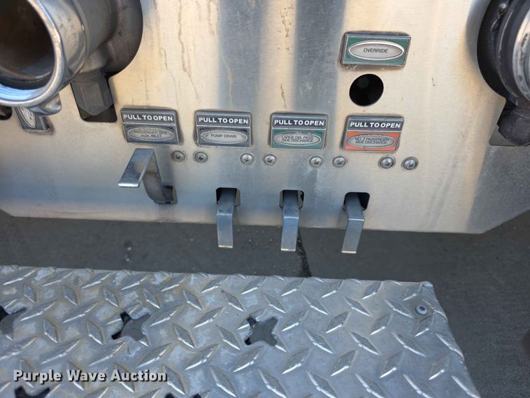 image for item FH6208 2011 Pierce Velocity pumper fire truck
