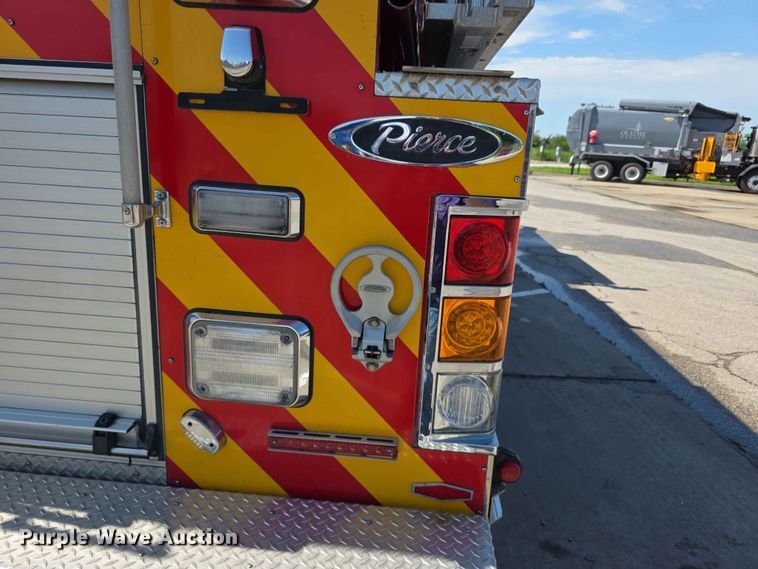 image for item FH6208 2011 Pierce Velocity pumper fire truck