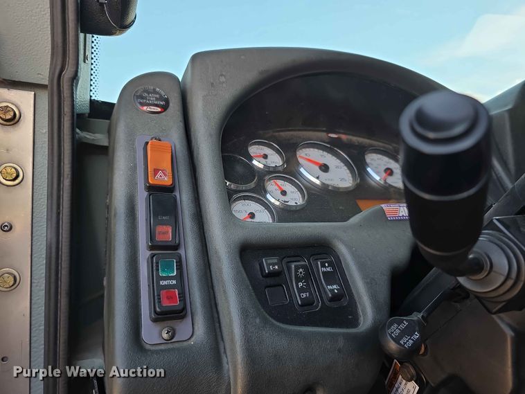 image for item FH6208 2011 Pierce Velocity pumper fire truck