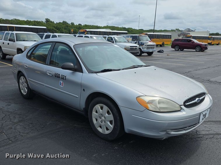 image for item FH6231 2001 Ford Taurus LX 