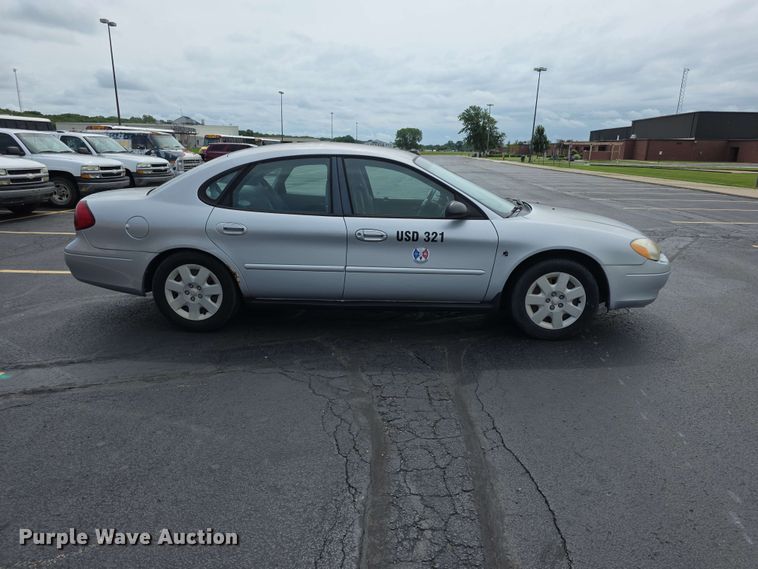 image for item FH6231 2001 Ford Taurus LX 