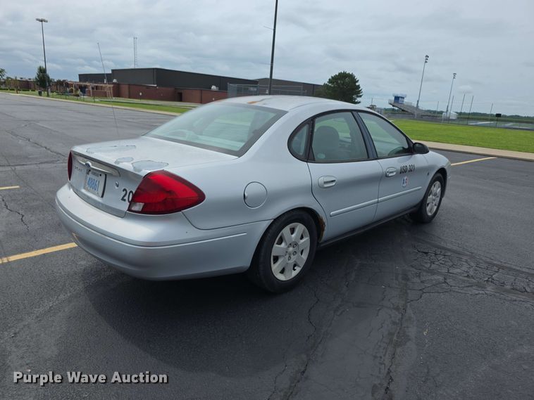 image for item FH6231 2001 Ford Taurus LX 