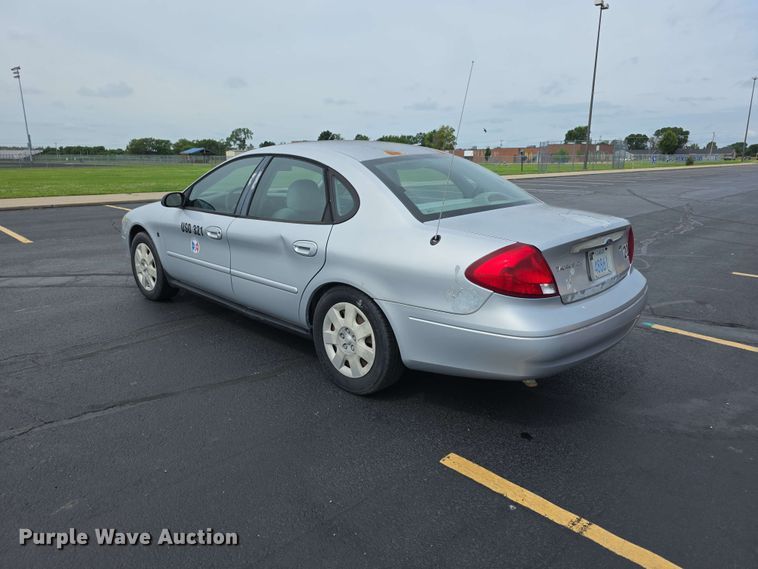 image for item FH6231 2001 Ford Taurus LX 
