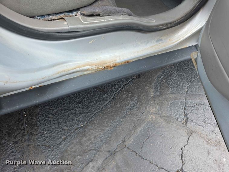 image for item FH6231 2001 Ford Taurus LX 