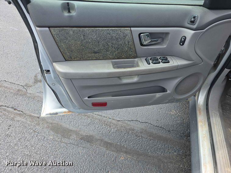 image for item FH6231 2001 Ford Taurus LX 