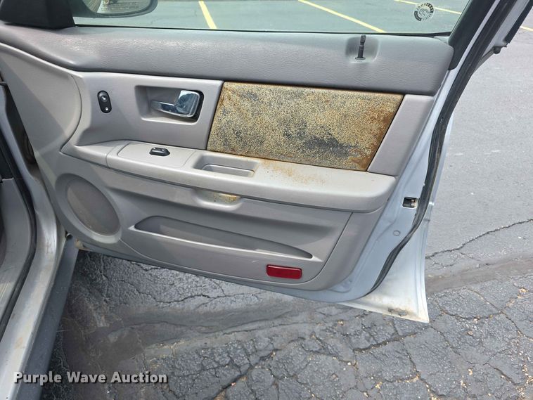 image for item FH6231 2001 Ford Taurus LX 