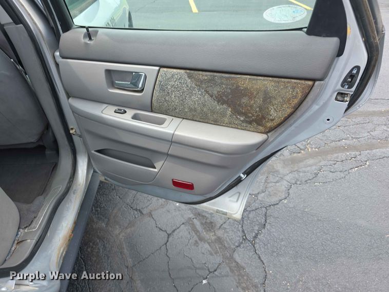 image for item FH6231 2001 Ford Taurus LX 