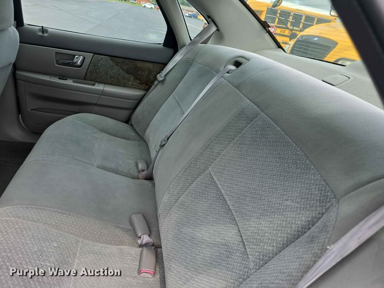 image for item FH6231 2001 Ford Taurus LX 