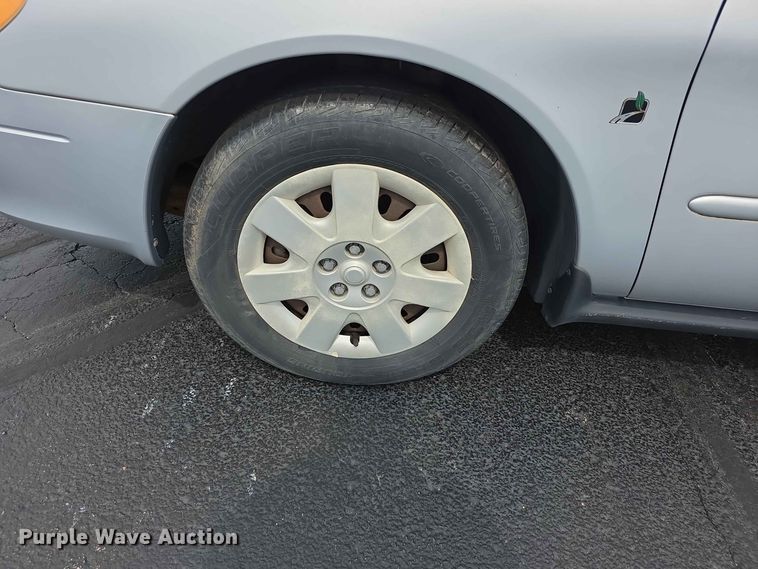 image for item FH6231 2001 Ford Taurus LX 