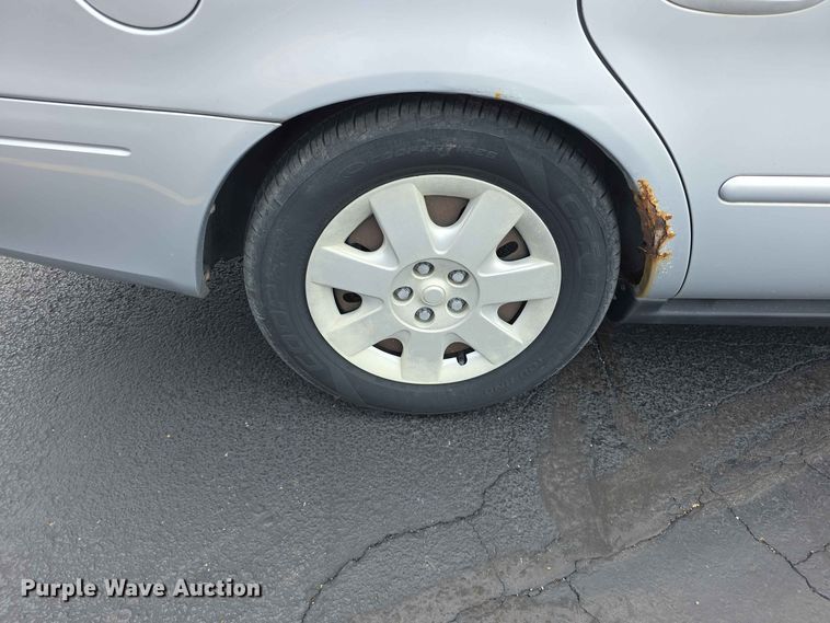 image for item FH6231 2001 Ford Taurus LX 