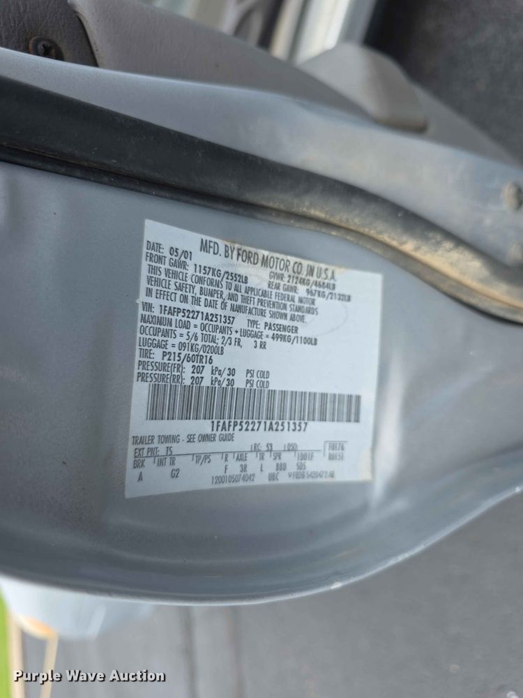 image for item FH6231 2001 Ford Taurus LX 