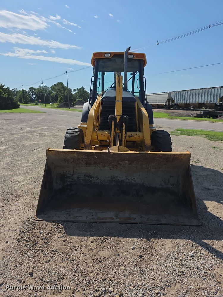 image for item FH6235 2002 John Deere 310SG backhoe