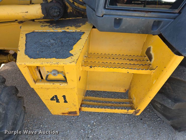 image for item FH6235 2002 John Deere 310SG backhoe