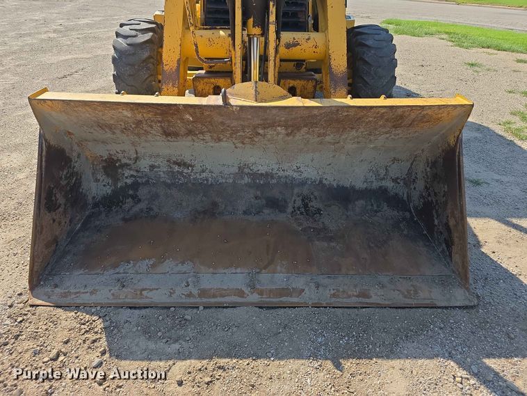 image for item FH6235 2002 John Deere 310SG backhoe