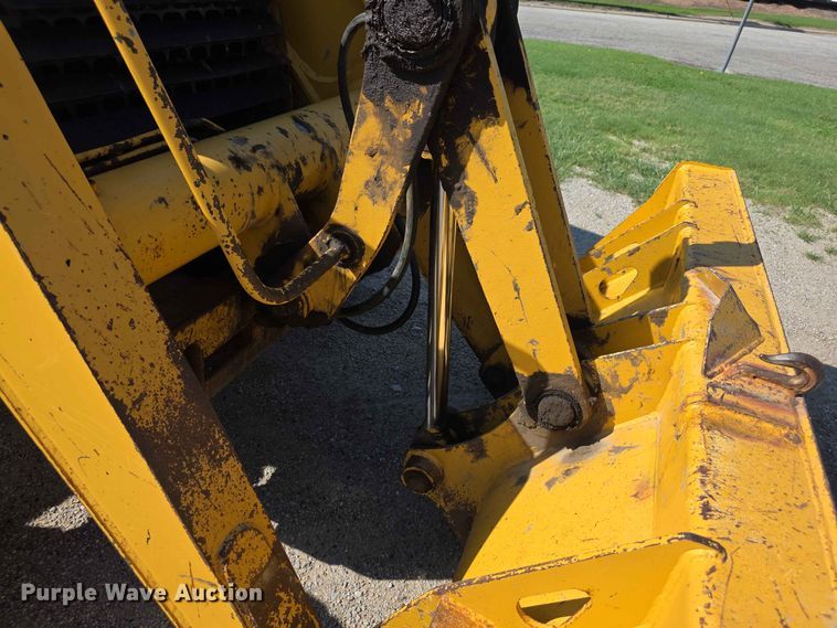 image for item FH6235 2002 John Deere 310SG backhoe
