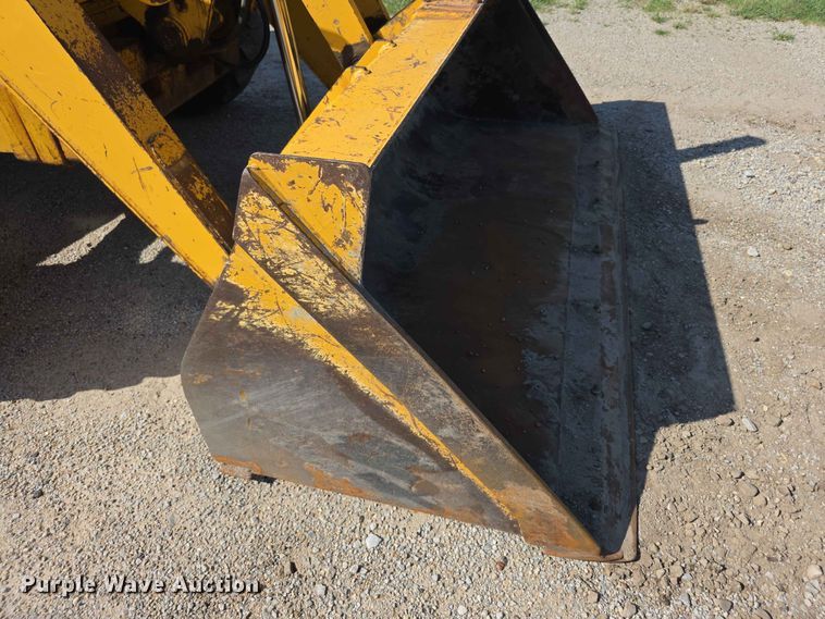 image for item FH6235 2002 John Deere 310SG backhoe