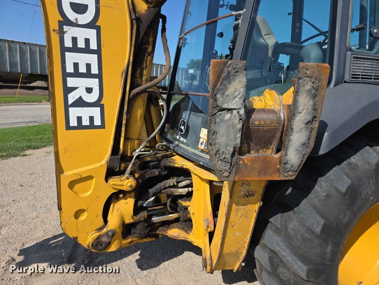 image for item FH6235 2002 John Deere 310SG backhoe