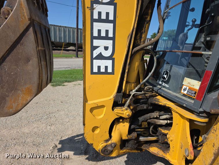 image for item FH6235 2002 John Deere 310SG backhoe
