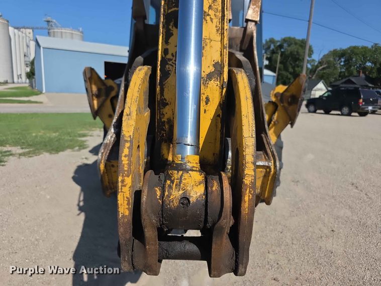 image for item FH6235 2002 John Deere 310SG backhoe