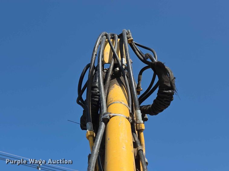 image for item FH6235 2002 John Deere 310SG backhoe
