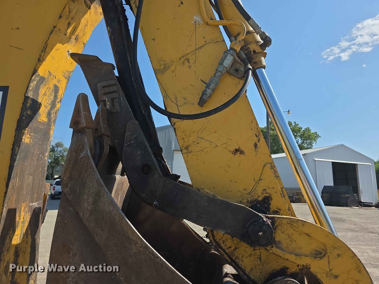 image for item FH6235 2002 John Deere 310SG backhoe